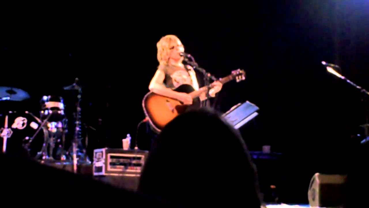 LUCINDA WILLIAMS 