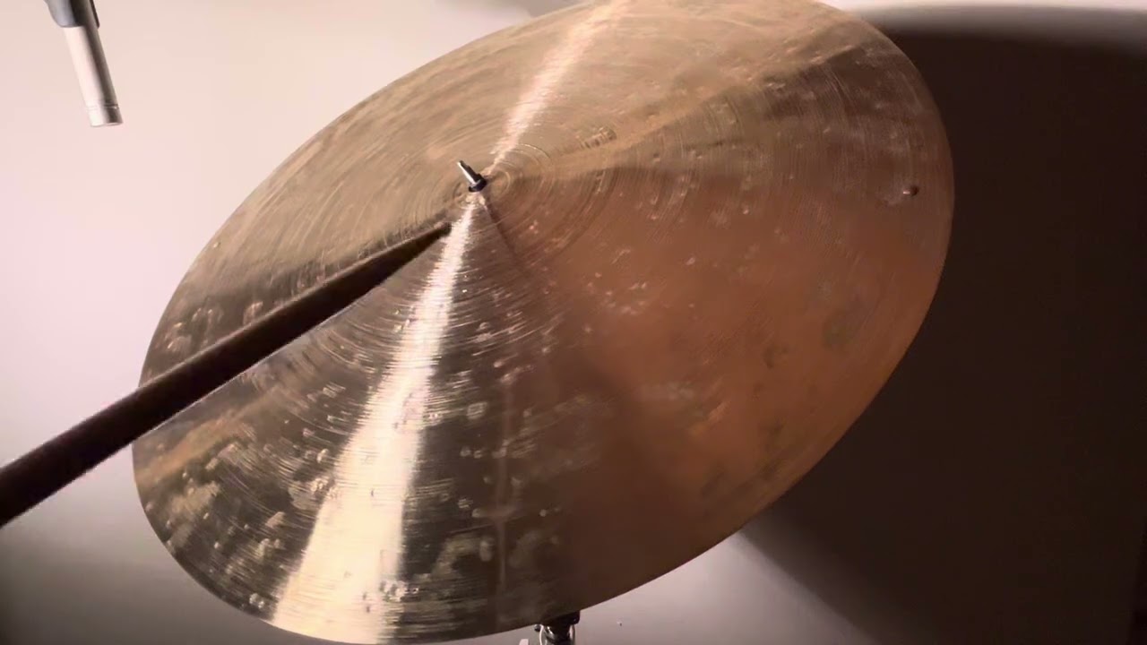 Quiqeg jazz flat cymbal, two rivets , 21 1/4”, 2352 grams