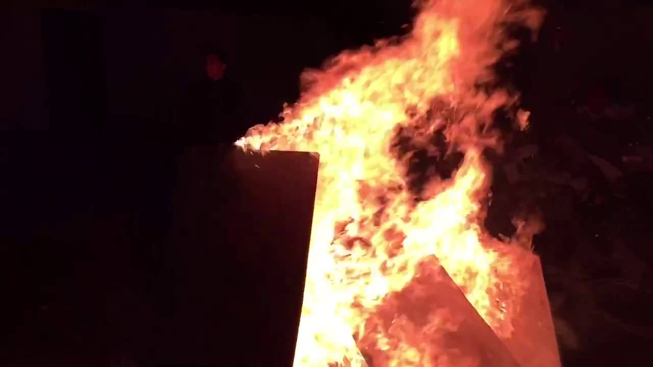 Одеса   Україна A very nice fire in Odesa ukraine