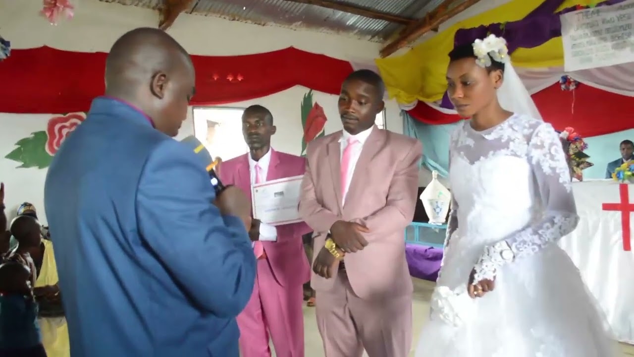 IRAKOZE ASSA ASEZERANA N'UMUGABO WIWE KO BAZOBANA GUSHIKA GUPFA.