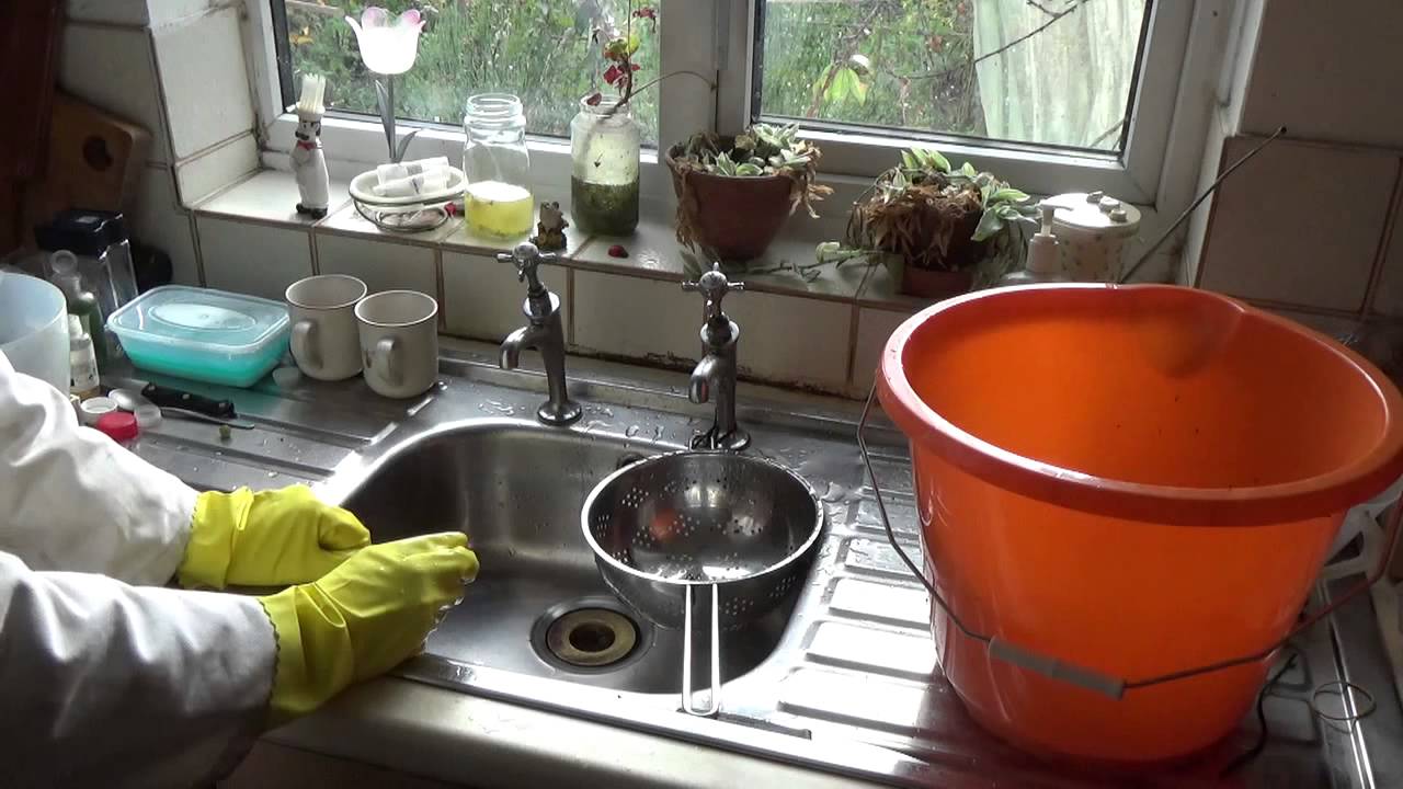 Grape Wine Making with Nigel -  Ep. 1 - 12th Oct 2015