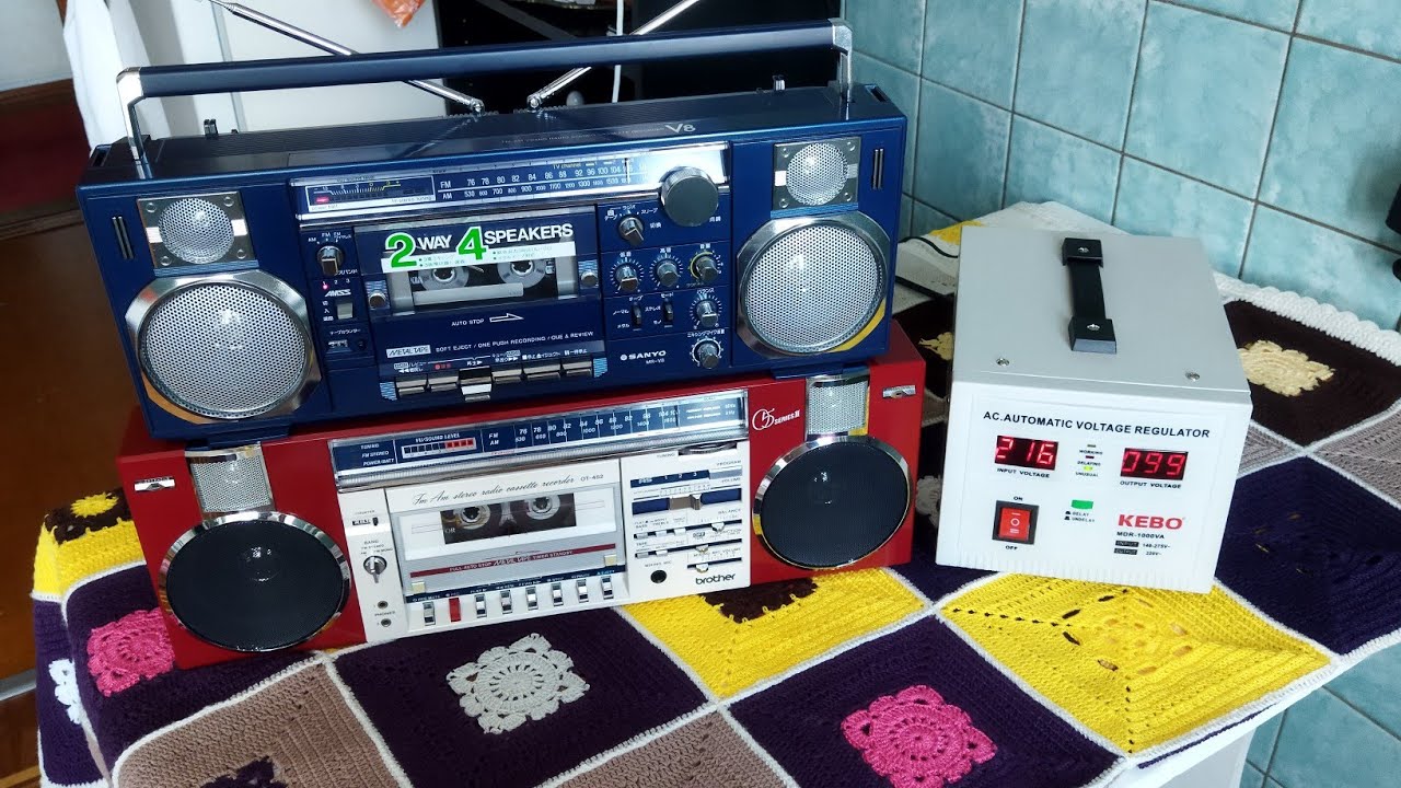 И снова красный Sanyo MR-V8 Mark II, а точнее Brother OT-452