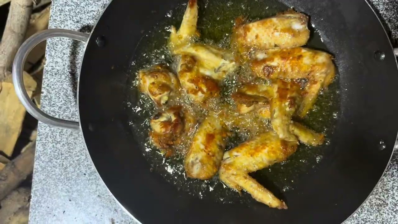 Cánh gà chiên nước mắm– giòn ngoài, thấm trong, ăn là ghiền
