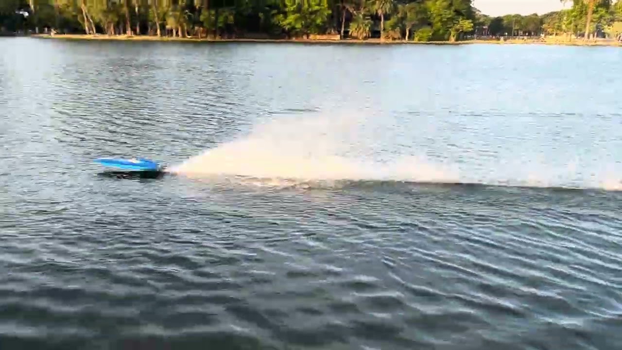 Hydromarine  no step de Gaston probando nueva hélice octura x447