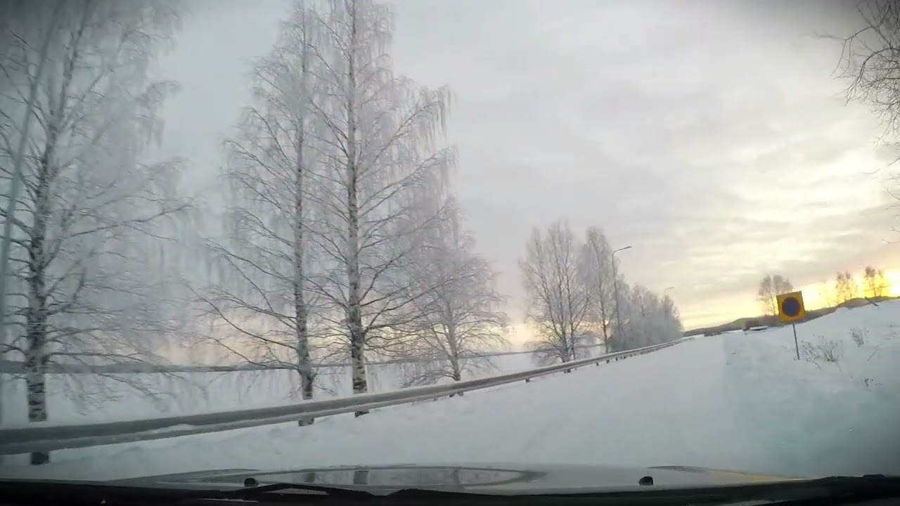 Midday sun in Kemijärvi, Finland. 1.1.2026