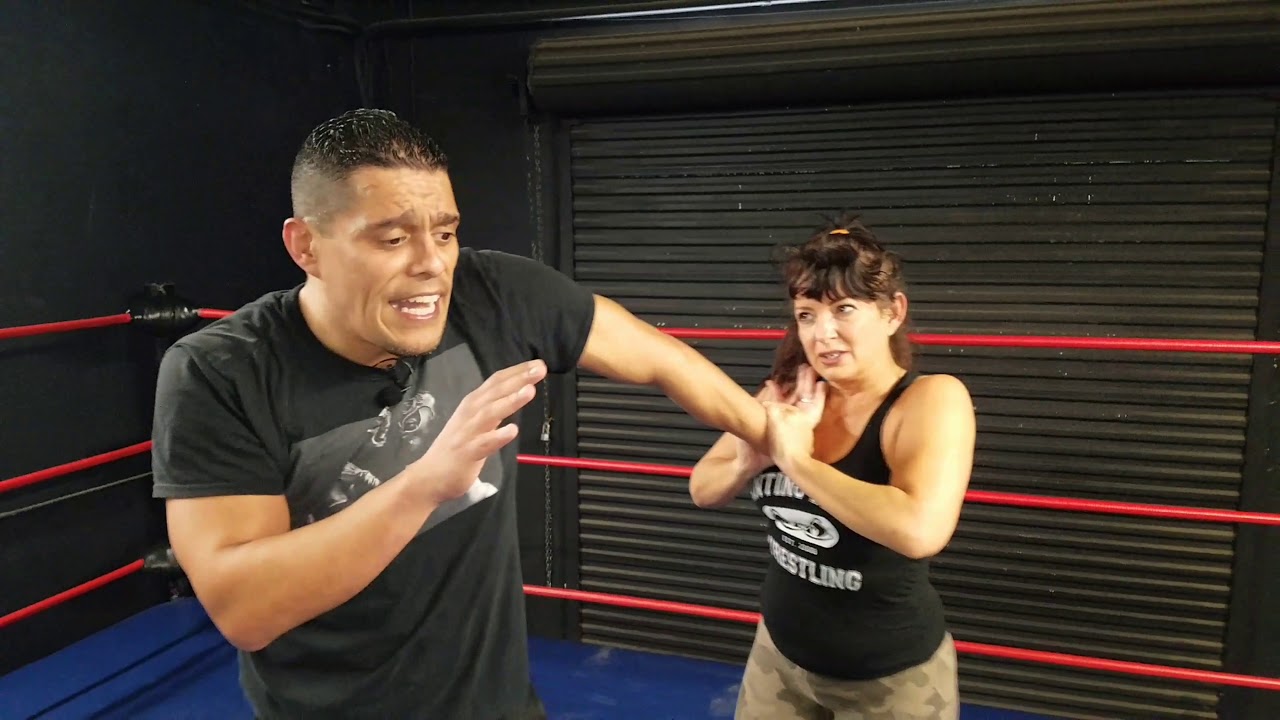 How to work and sell the wrist lock