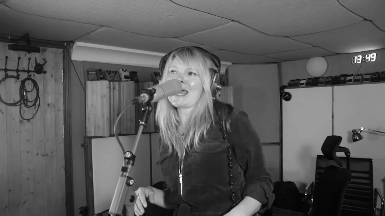 Liela Moss - Come and Find Me (live studio session)