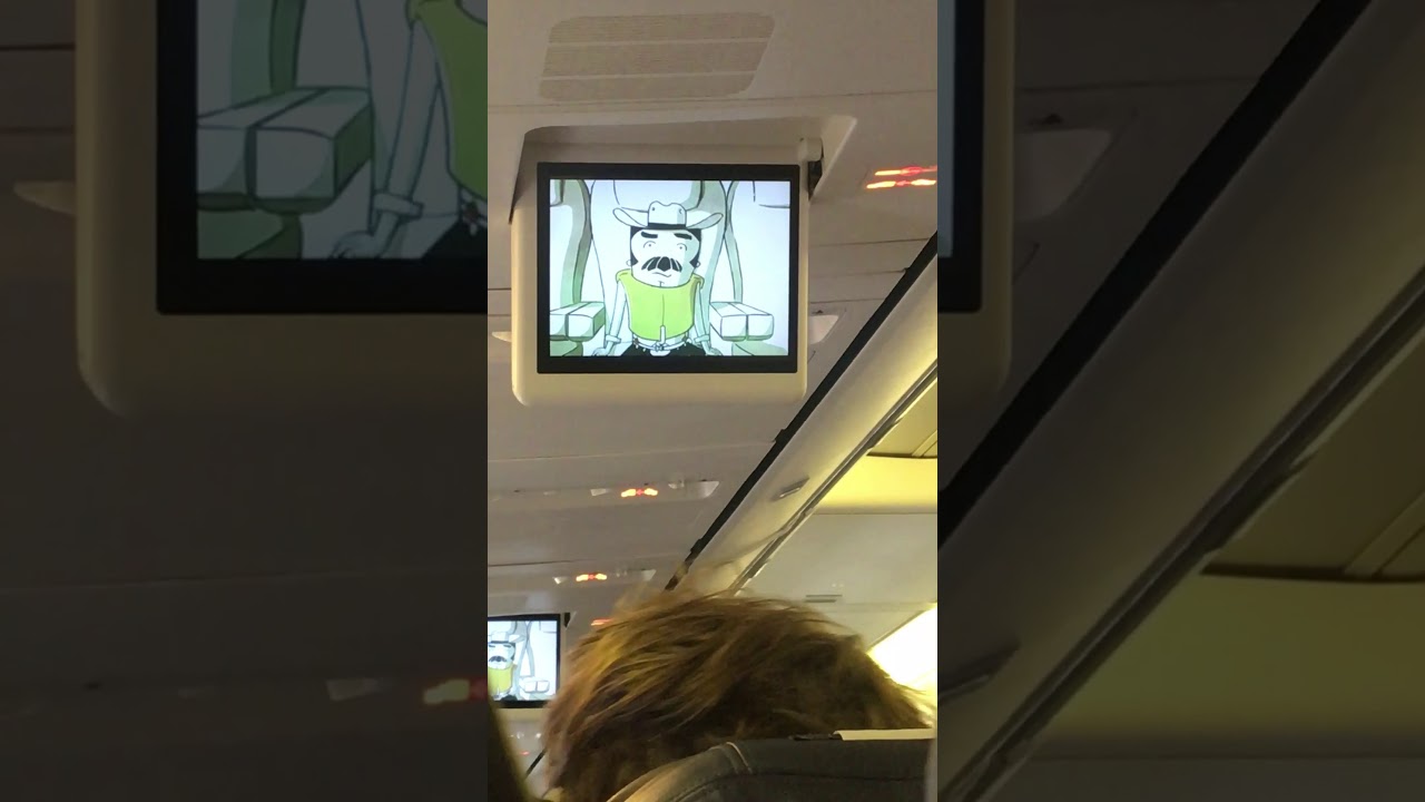 Smartwings Czech airlines b737-800 safety video (czech)
