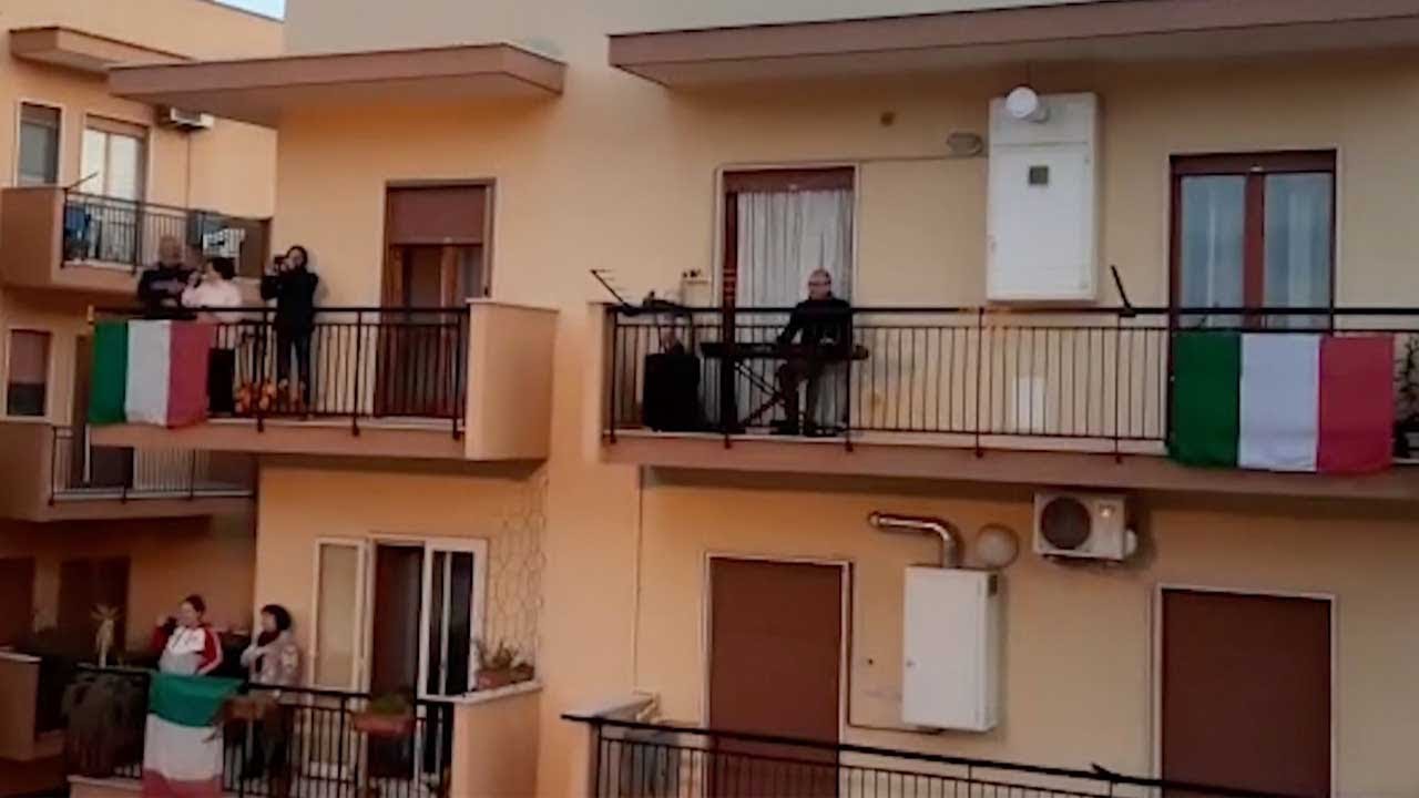 Italian Flashmob Singing National Anthem On Balconies