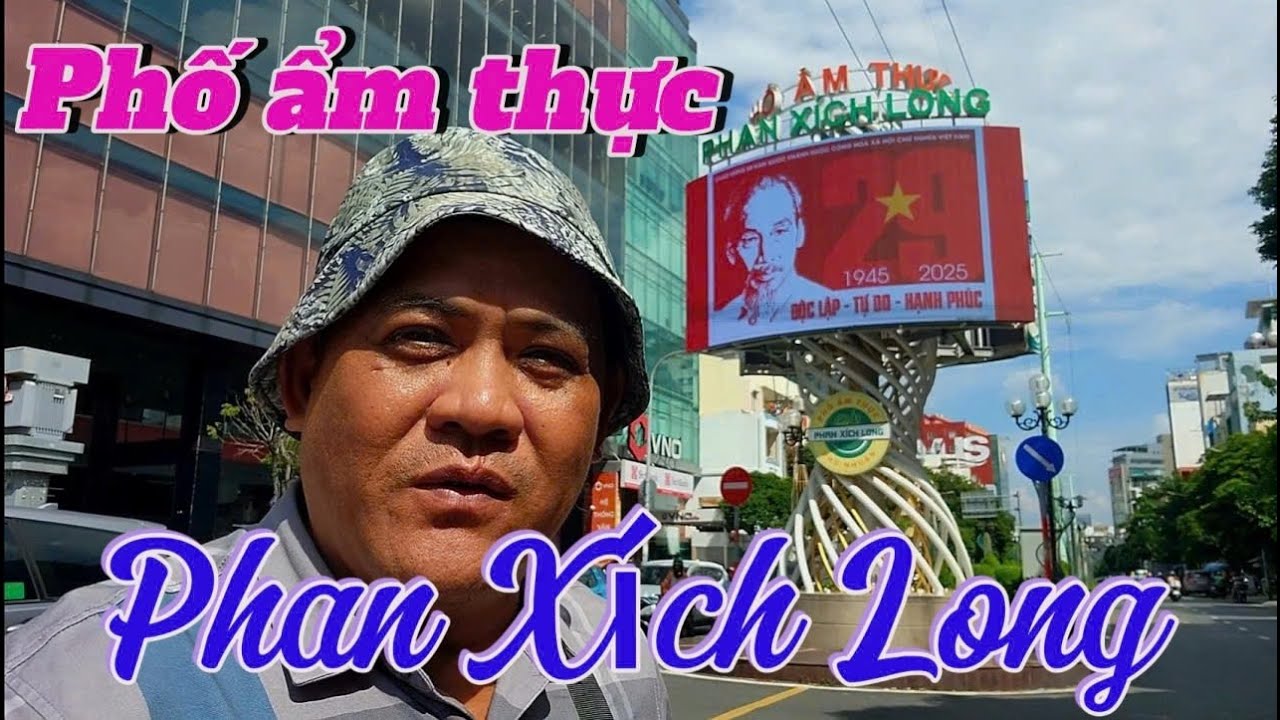 Phố ẩm thực Phan X&iacute;ch Long