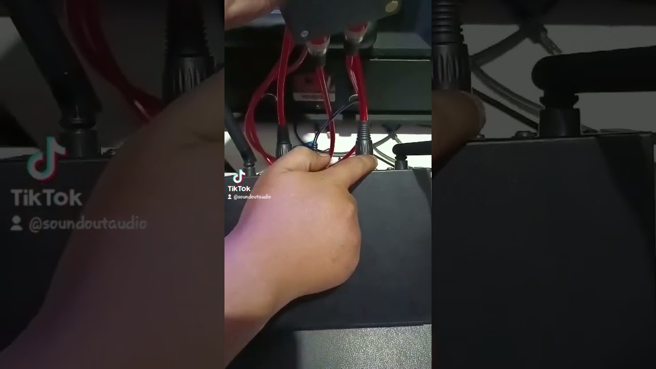 Anti feedback Mic Wireless Balance https://shope.ee/qNnZtAd3g