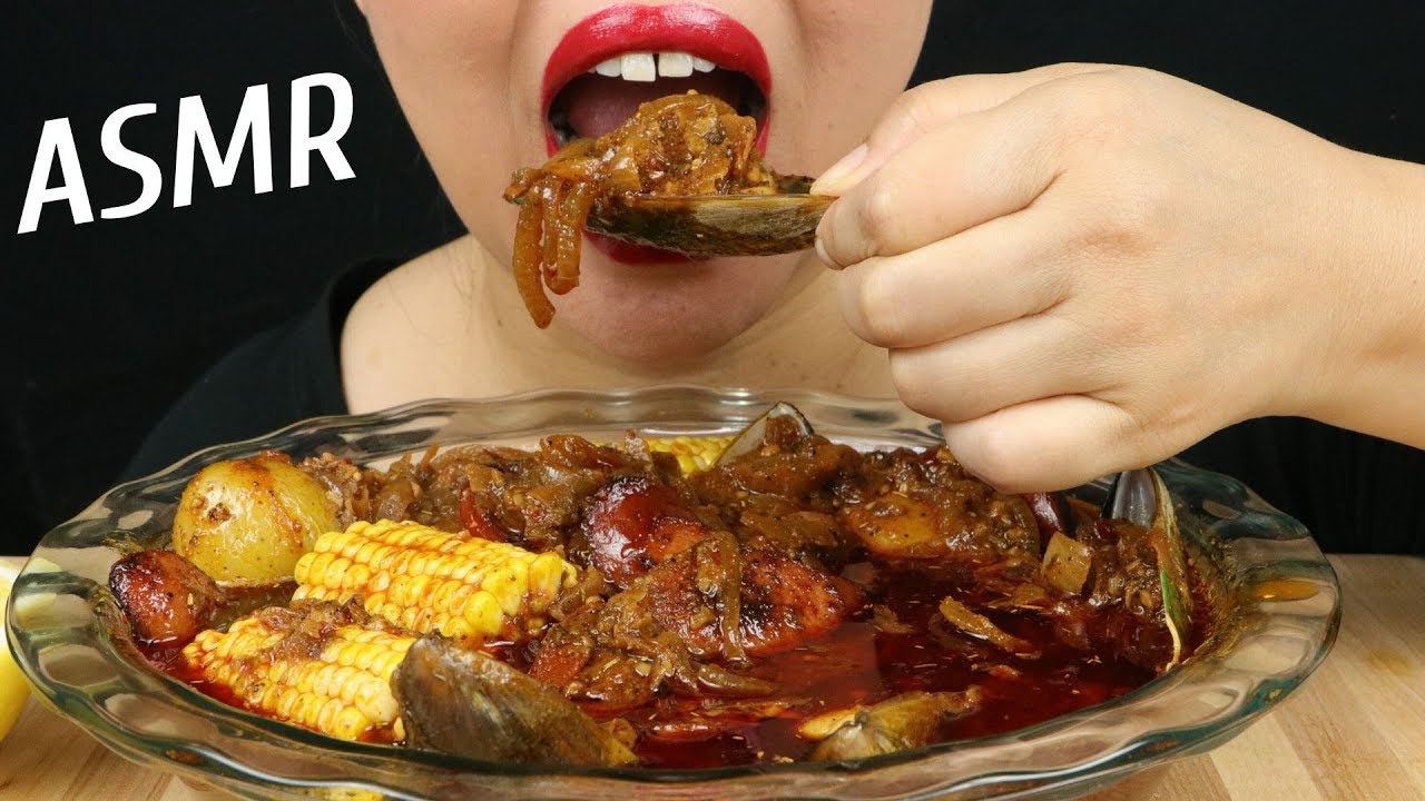 MUSSELS, SAUSAGES, CORN & POTATOES SOAKED IN BLOVES SAUCE ~ ASMR (No Talking)