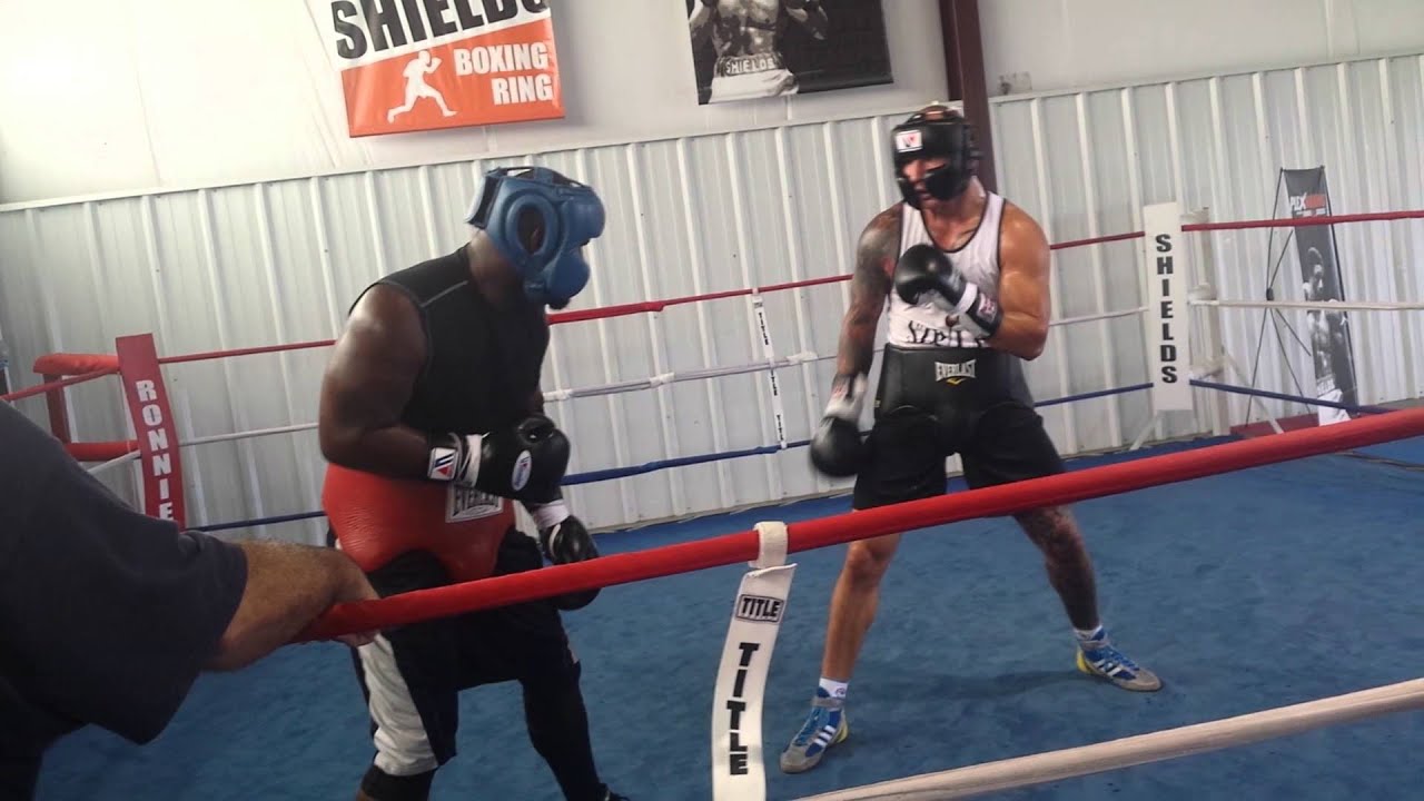 Artur Szpilka- Sparing  w plex gym [Artur Szpilka Official]