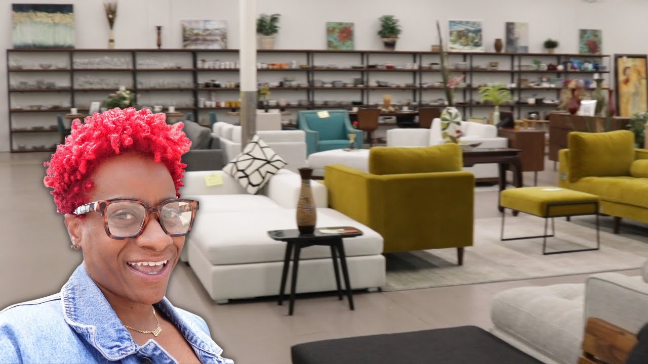 THE STORE CLOSED WHILE WE WERE INSIDE!!! Thrift w/Me + Haul + My Camera Broke Again