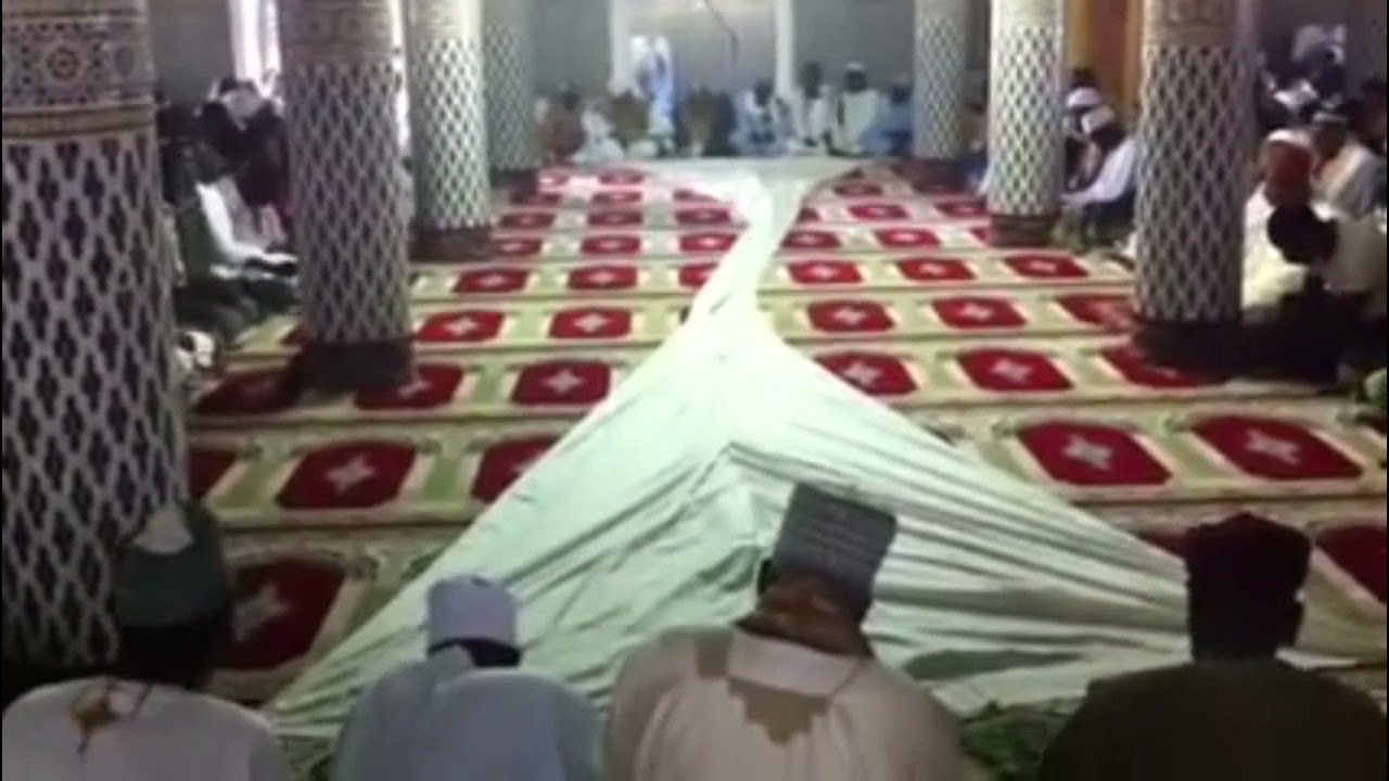 Tijani Sufi Dhikr in Senegal (Fully Translated) – Salaat al-Fatihi – الذكر الصوفي في السنغال