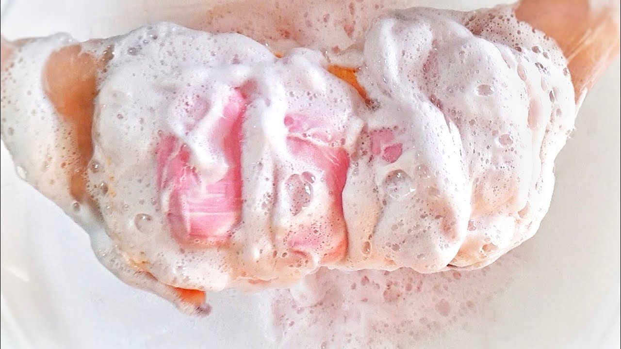 Lux Soap Lathering 🧼 👐| TheArtOfFoam