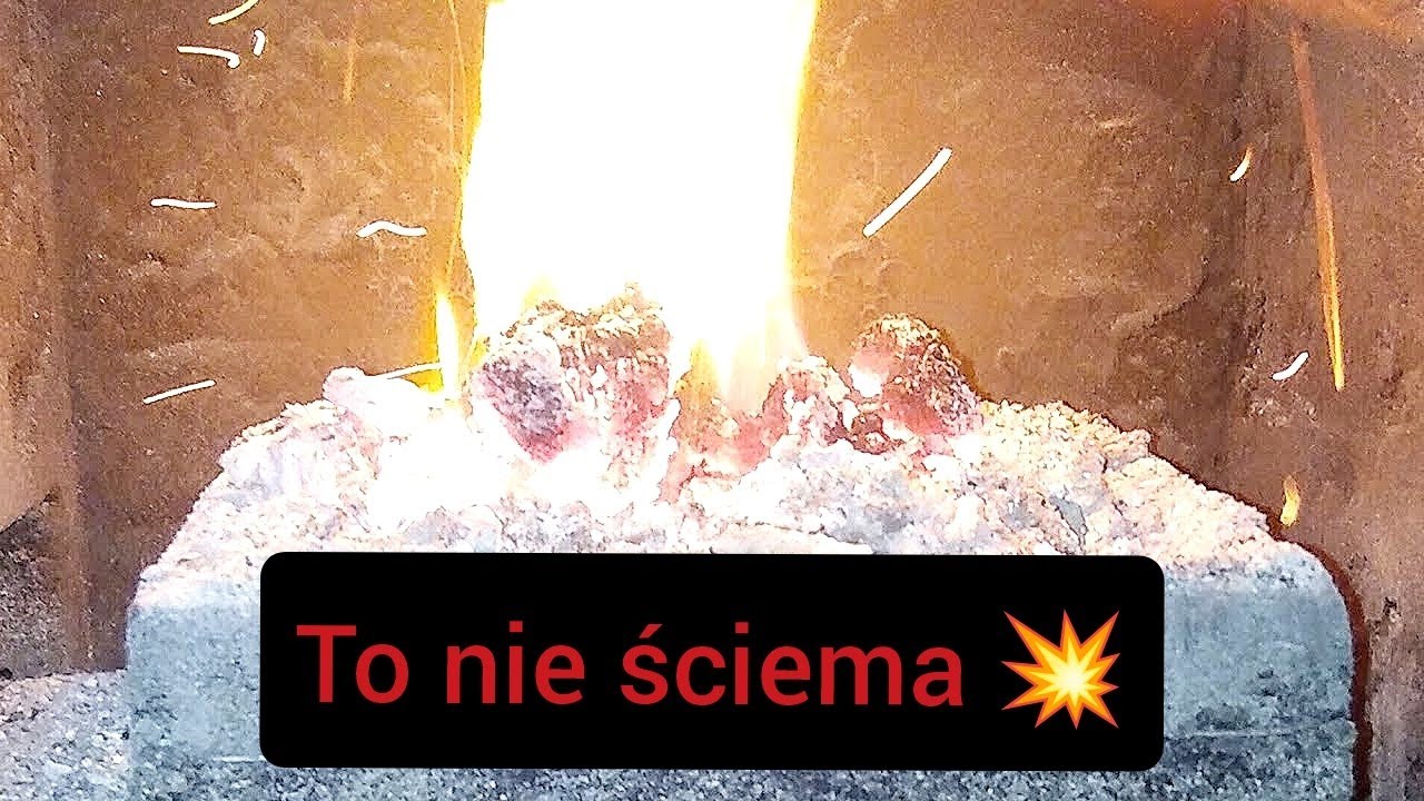 Proces palenia trocin w kotle na ekogroszek.