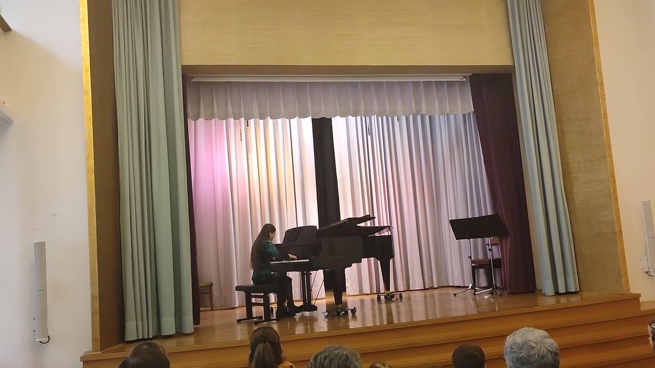 J. S. Bach - Präludium und Fuge Nr. 7 in Es-Dur (BWV 876) Mariia Bezrukova (Klavier)
