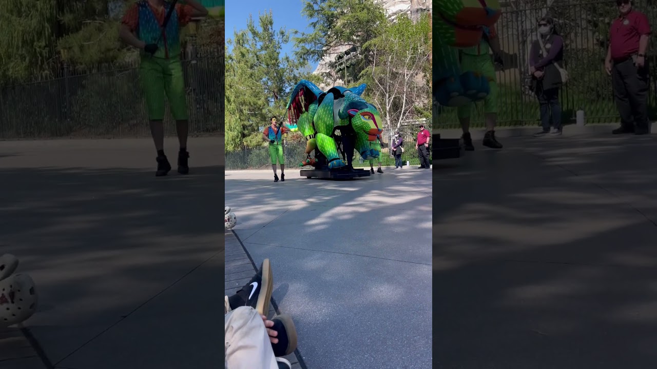 Disney parades || poco Loco #disney #coco #music