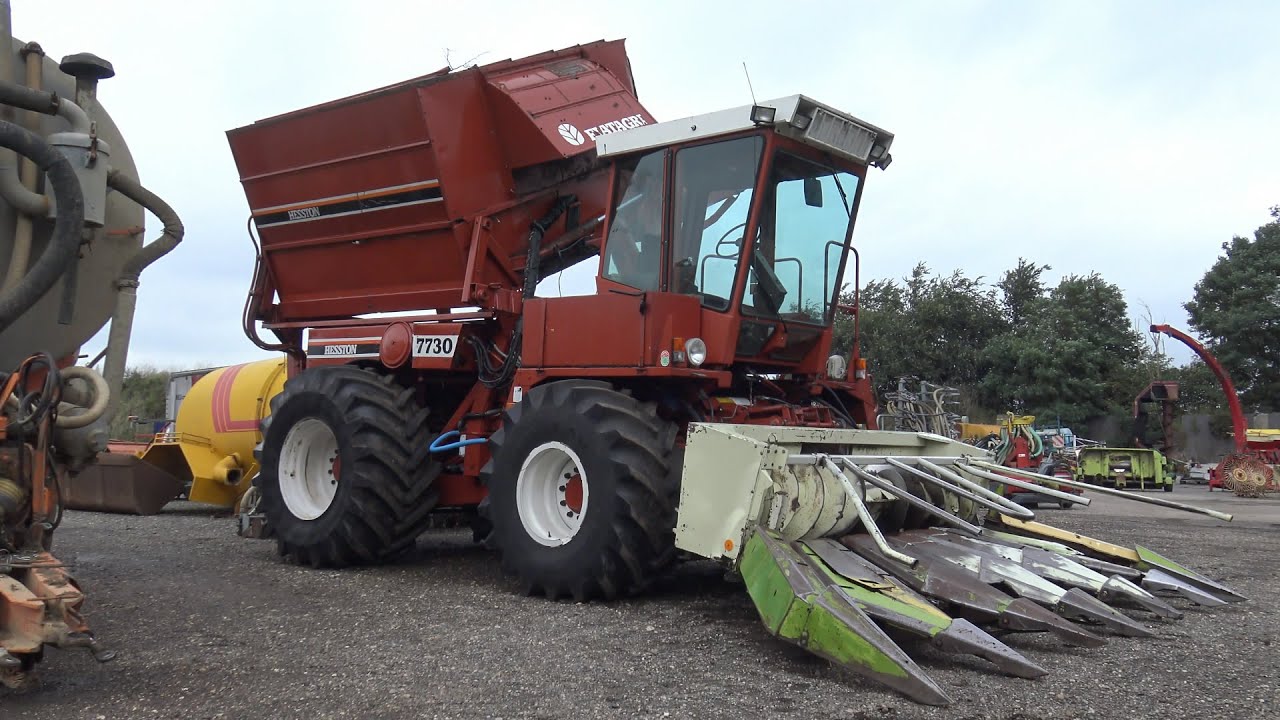 Hesston 7730, een kijkje in en rondom deze oude reus