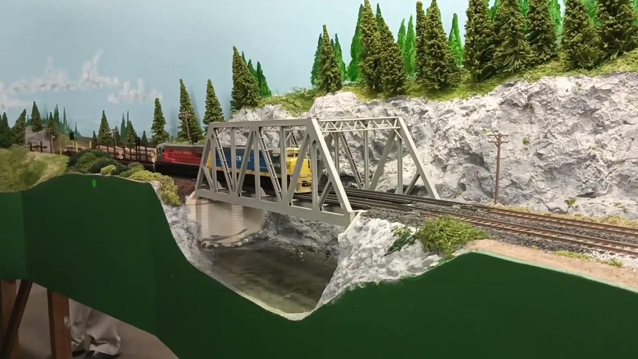 MODEL RAILWAVES: A busy day on the Central Western (Operating April-May 2025) - Part 1