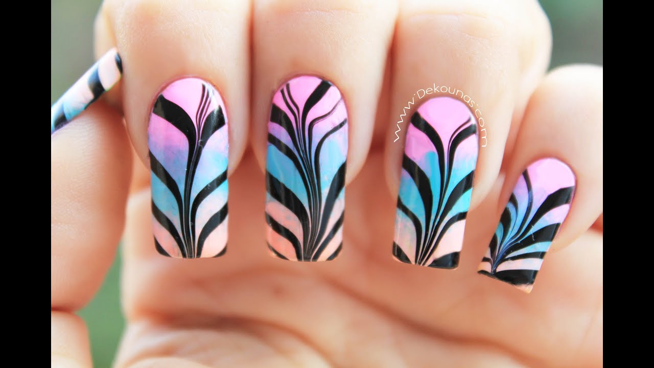 Decoración de uñas marmoleadas sobre degradado - watermarble nail art