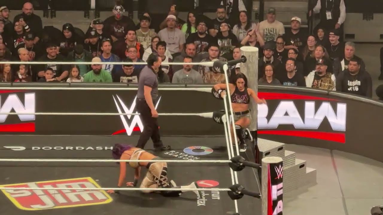 AJ Lee vs Bayley Women’s Intercontinental Title Full Match - WWE Raw 3/16/26