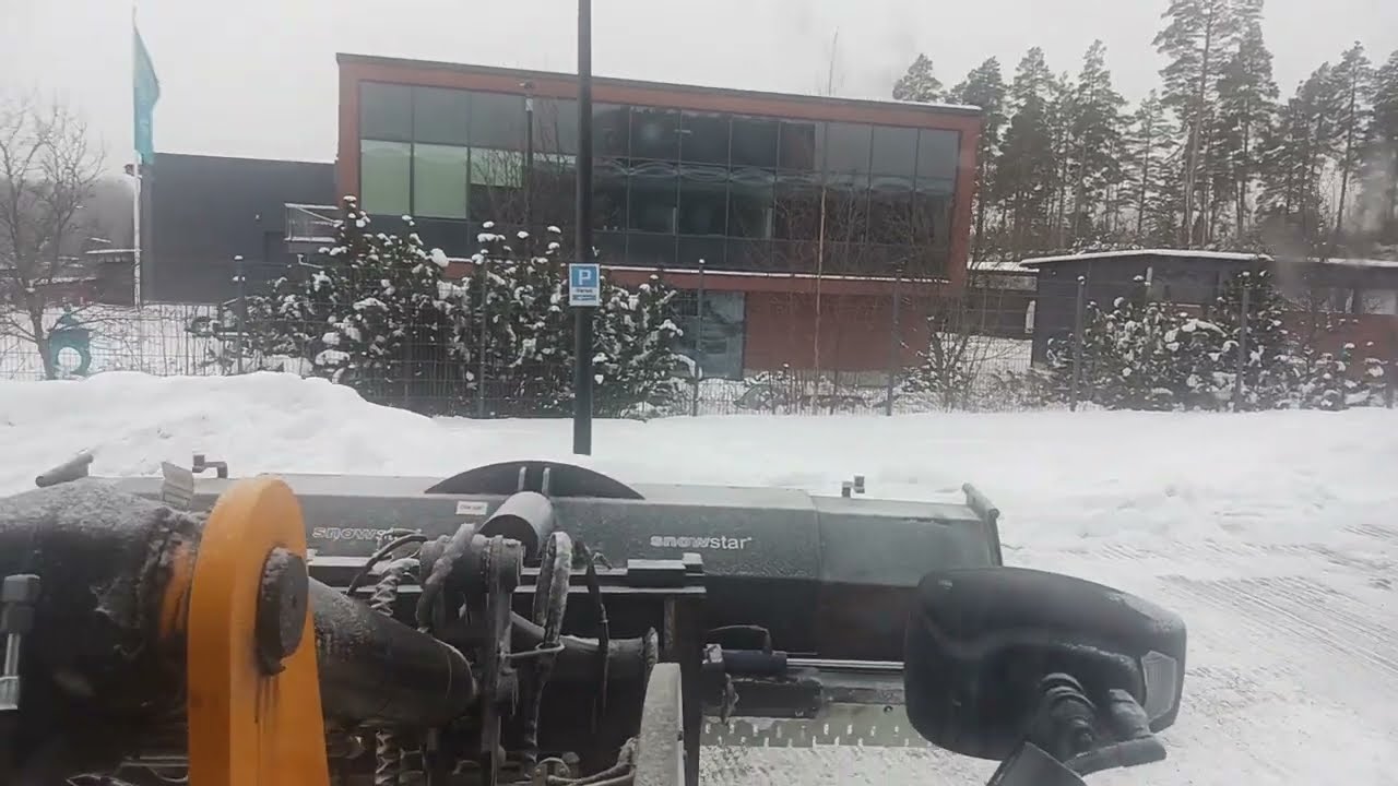 Lumen AURAUSTA ja POLANTEEN poistoa JCB 409 koneella !