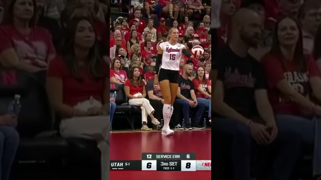 College girls volleyball in the United States #vollyball #USA #girl  #love #style
