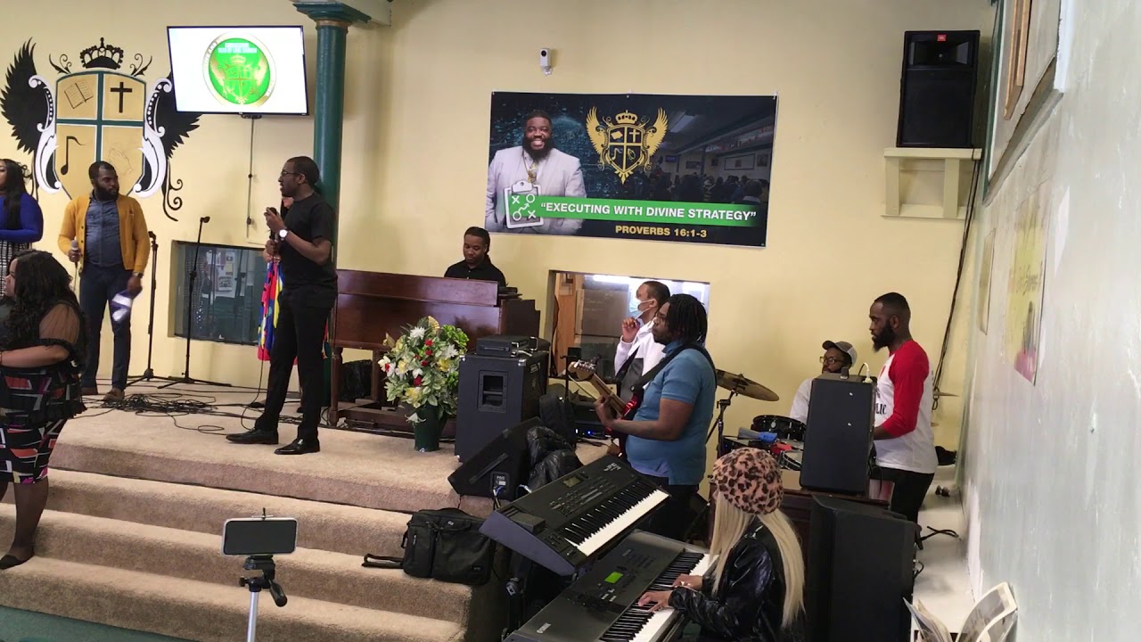 Micah Davis Jr.  on Bass @ASOLC Livestream -Trust Me