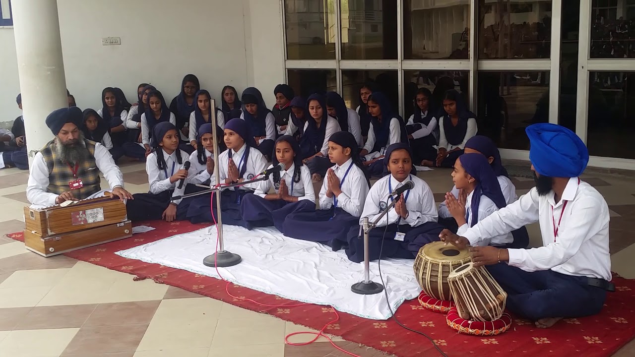Aewe ni dunia poojdi by Sant Baba Bhag Singh International School