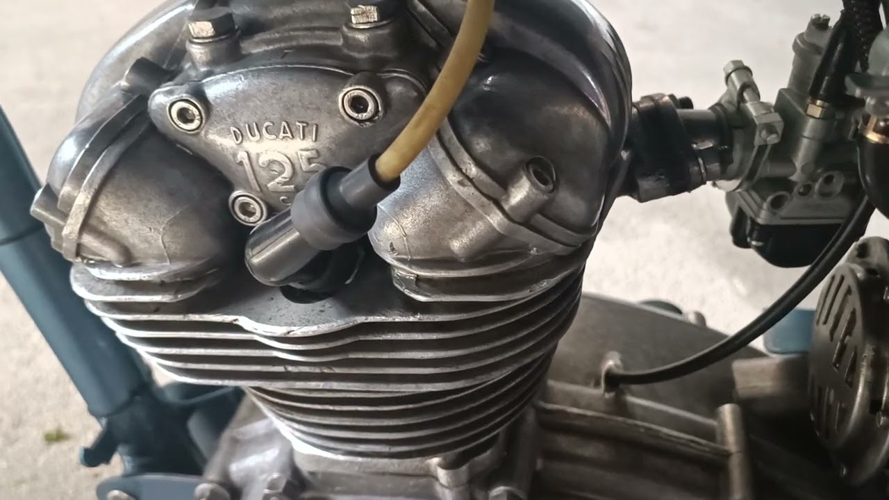 Ducati 125 perdida de aceite por el piñón de salida