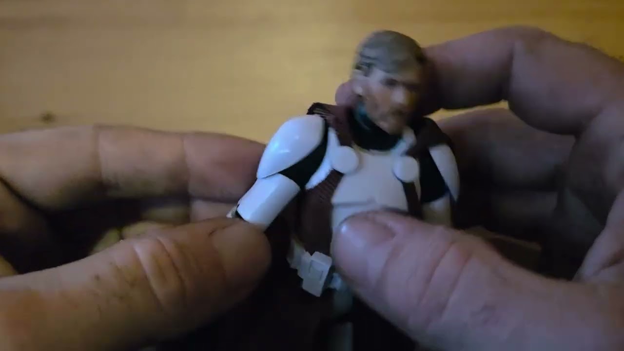 Фигурка командира клонов Оби-Вана Кеноби из серии Star Wars Black Series.