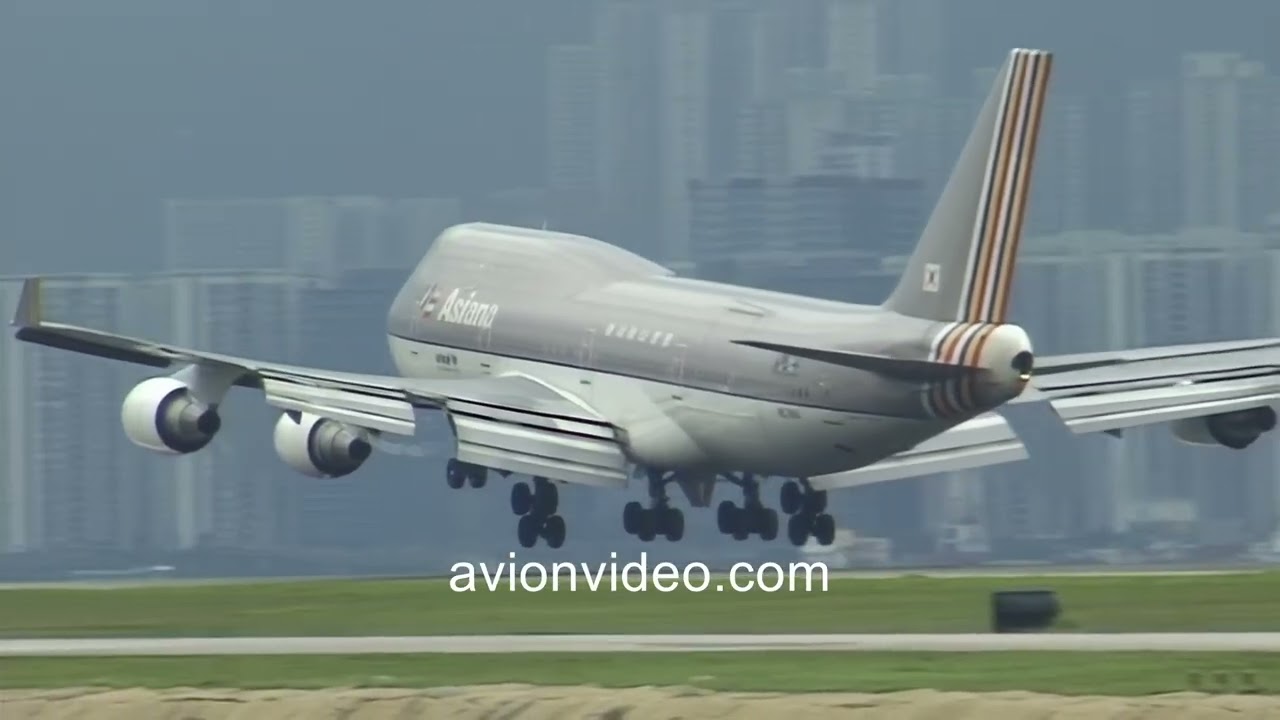 Asiana 747 at Kai Tak