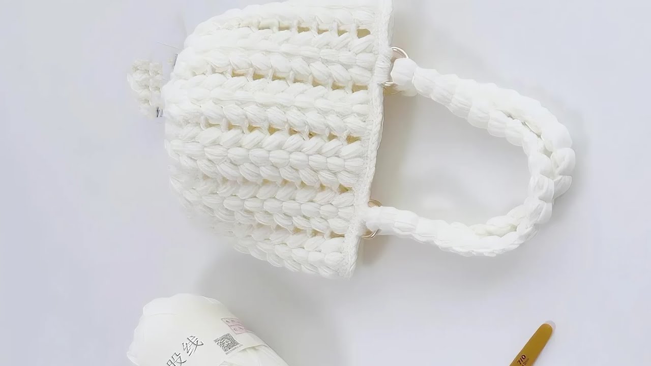 How to Crochet a Handbag | Easy Puff Stitch Bag Tutorial