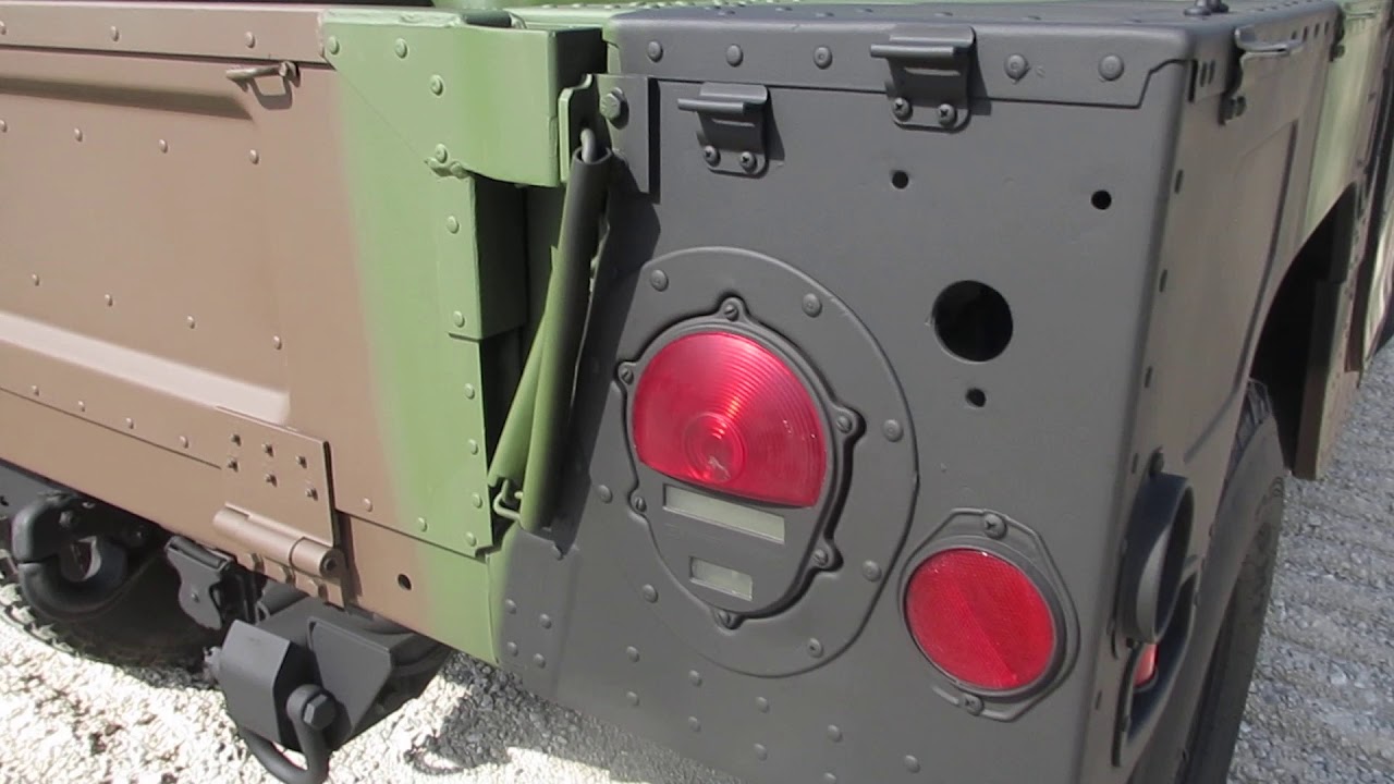 1992 AM General M998 4 man humvee C&C Equipment
