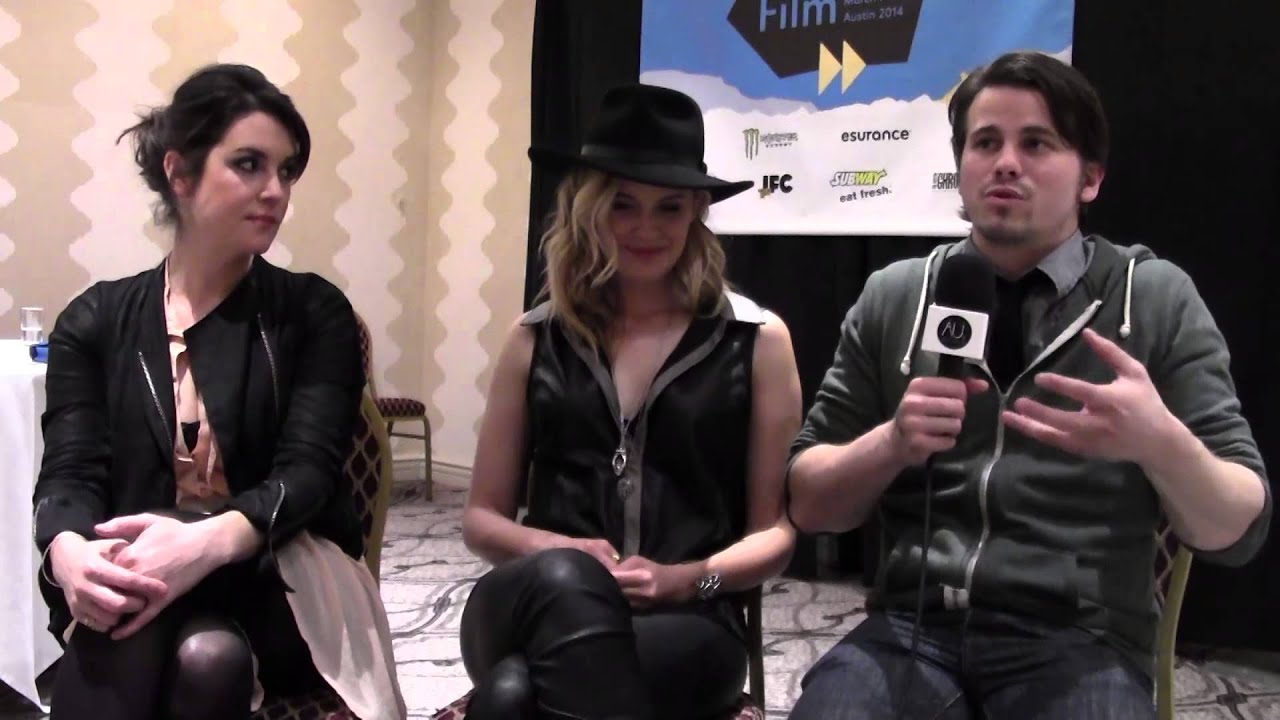 Melanie Lynskey, Maggie Grace and Jason Ritter from 