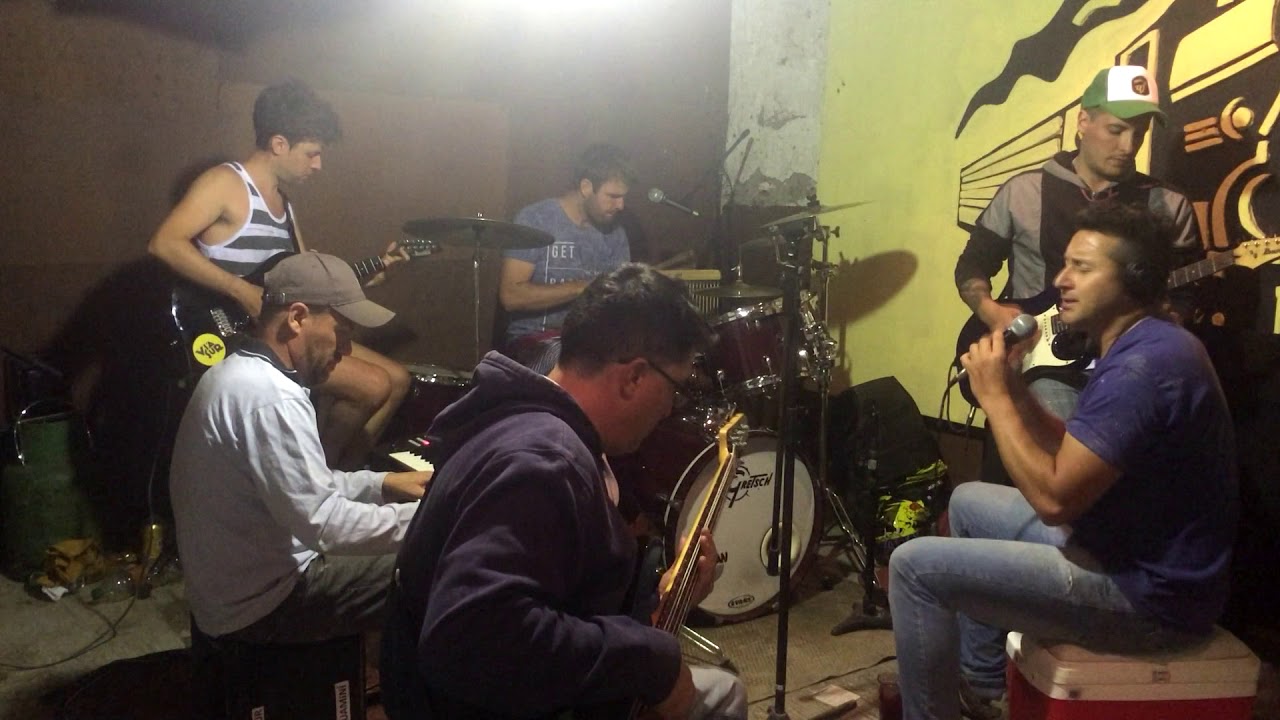VIA SUR - Mate Amargo (Ensayo)