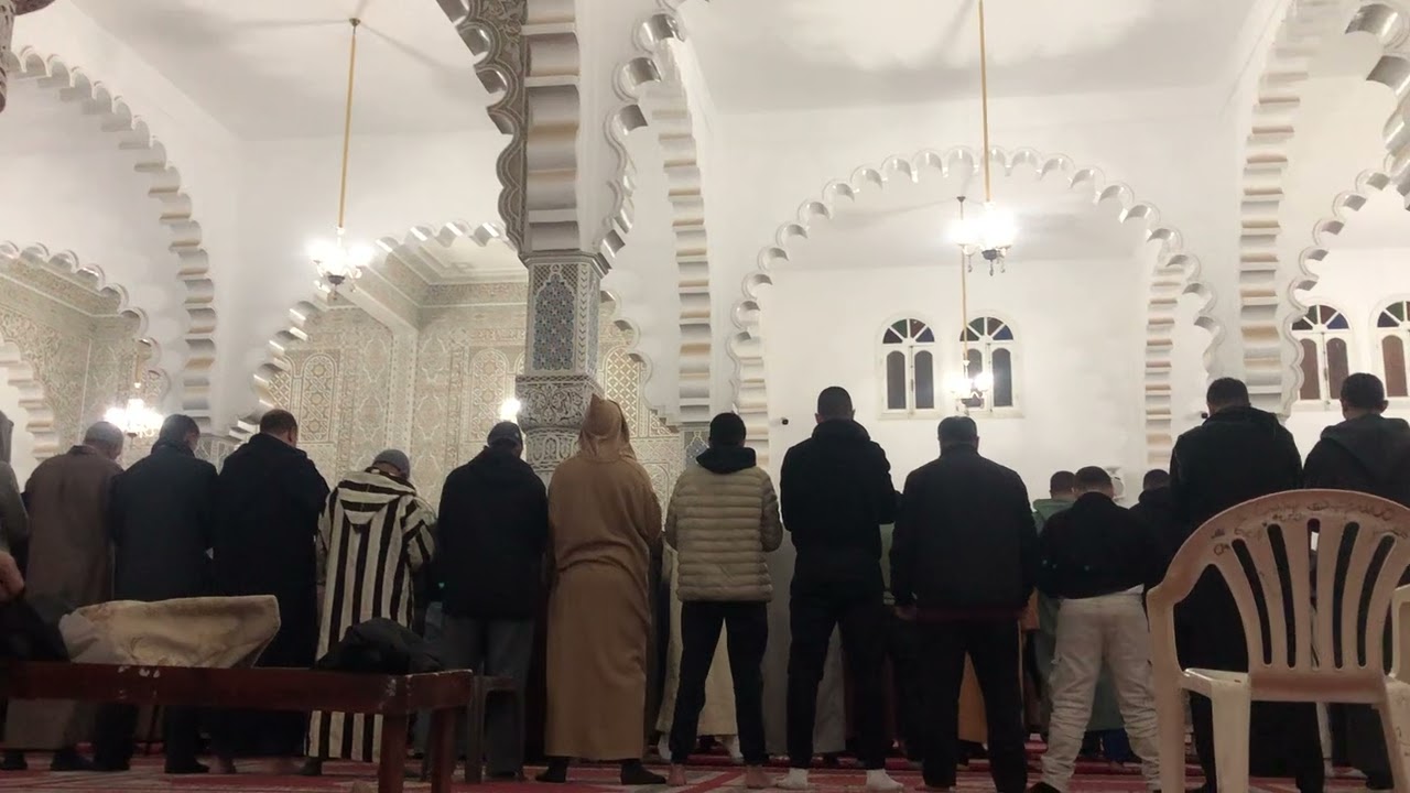 مباشرة من سلوان :صلاة تراويح  خاشعة بمسجد بدر في اليوم التاسع من رمضان
