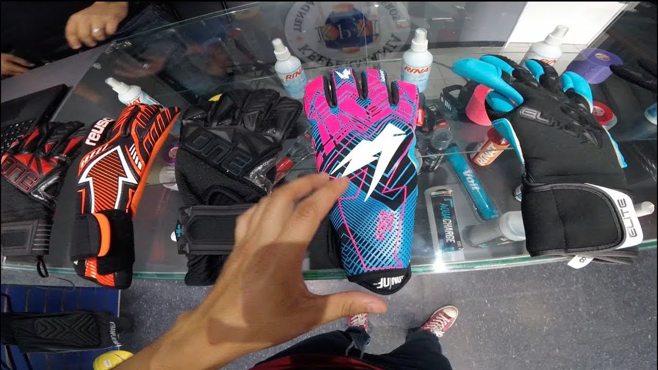 ¡BUSCANDO GUANTES DE PORTERO CON $2,000 PESOS EN LA CIUDAD DE MÉXICO!