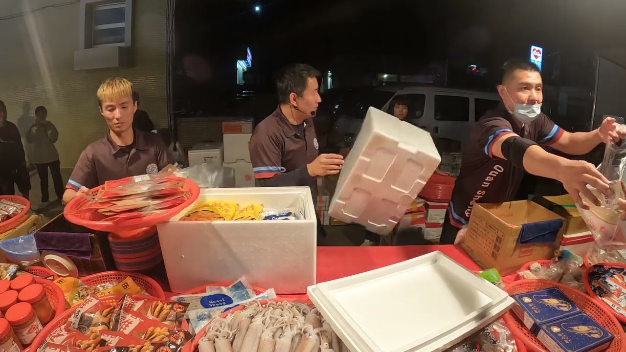23  這一標只要300元~全部品項加起來都超過這個價格啦~ #嘉義趙又廷 #全晟海產 #週二社頭夜市 #海鮮拍賣 #海鮮叫賣