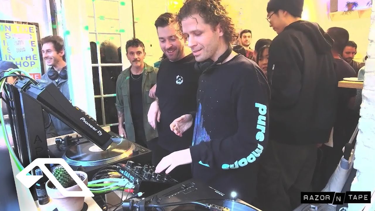 Moon Boots - DJ Set (Live from Razor N Tape)