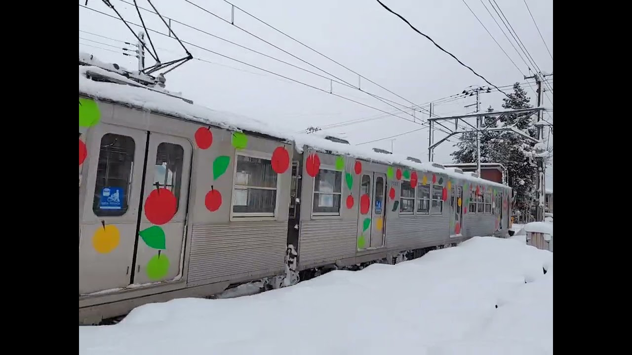 下り７０３８Ｆも乗客０名到着後、上り除排雪モーターカーが発車