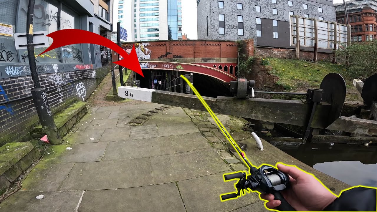 Fishing Manchester's SKETCHIEST BRIDGE! (Street Fishing)