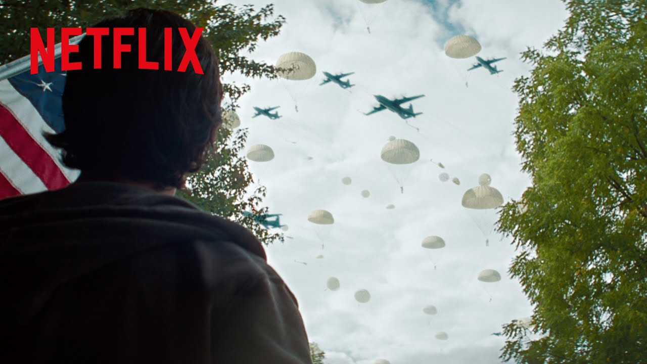 朝起きたら空から大量のパラシュート部隊 | レッド・ドーン | Netflix Japan