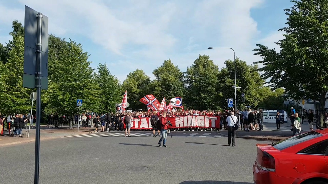 HJK - HIFK (Helsinki Derby) HIFK Ultras March to Stadium (3) 31.07.2017