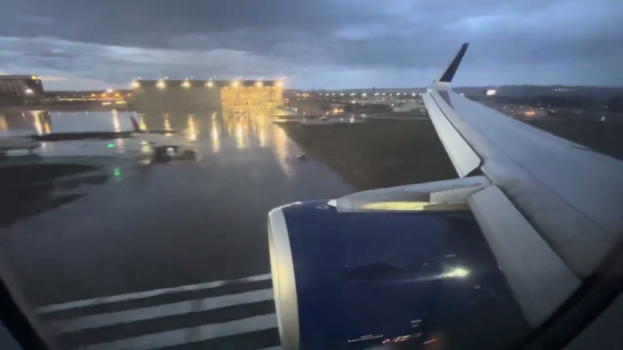 Airbus A321 Rainy Landing at Minneapolis St. Paul MSP April 11, 2024