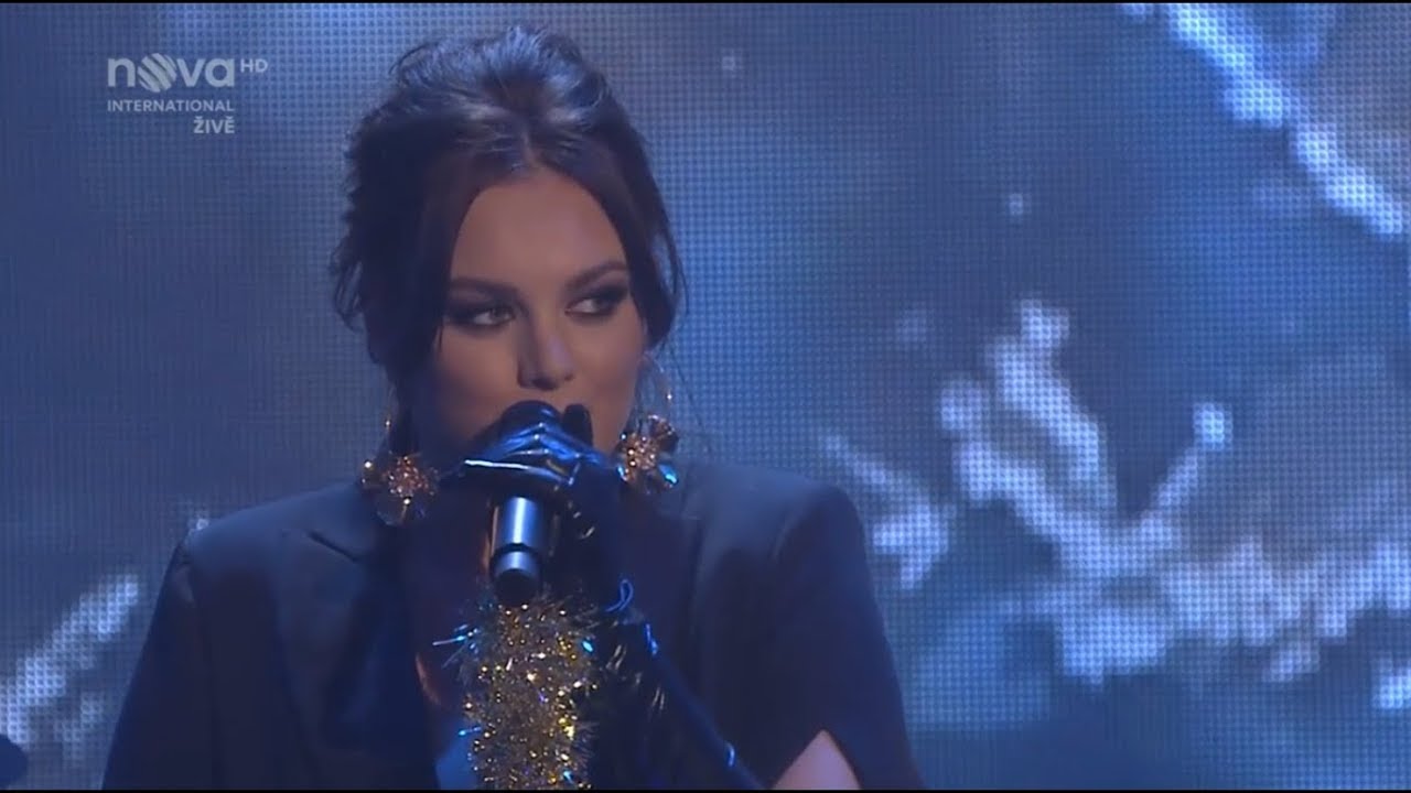 Ewa Farna - Vánoce na míru - Český slavík 2017 (25.11.2017)