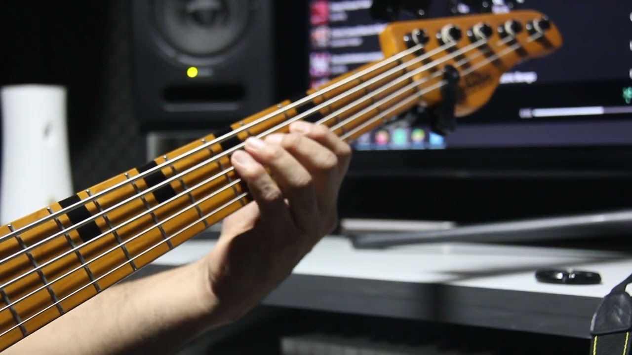 TIN MAN BASS  HECTOR ROMERO