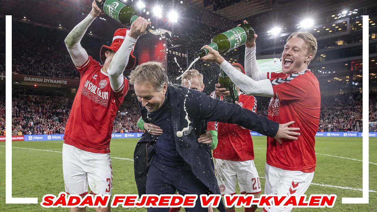 Se spillernes VM-fejring på banen og i omklædningsrummet